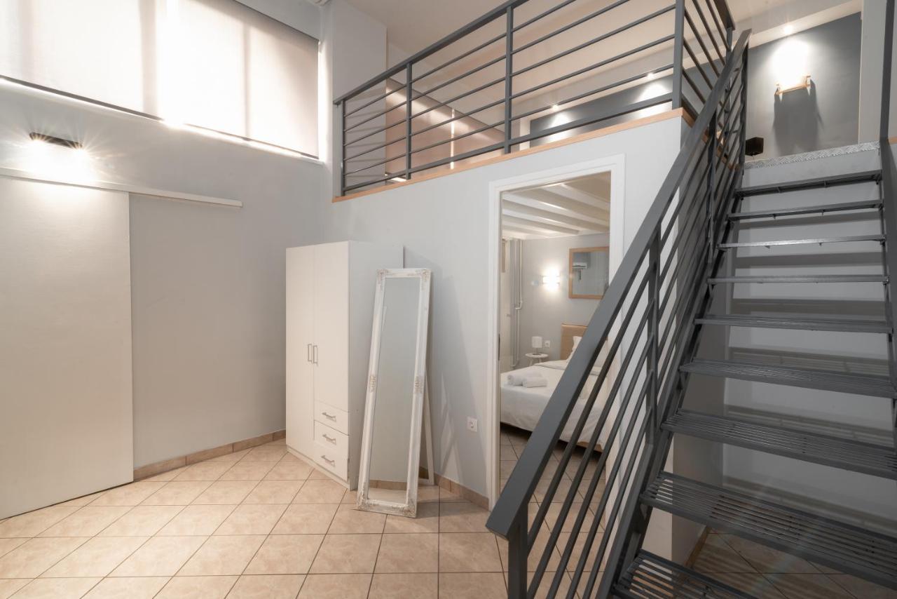 Spacious Apartment-600M From The Subway Афины Экстерьер фото